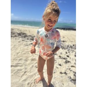 Ducksday - Badpak voor meisje - UV-werend - UPF50+ - met korte mouwen - Surf - Bliss - Pastel roze Bloemen - Maat 8 jaar - 122/128