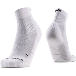 X-Socks Core Sport enkelsokken voor hardlopen, fietsen en wintersport met hoge intensiteit - Ademend vermogen, duurzaamheid en bescherming voor betere sportprestaties - Wit/Zwart, 42-44