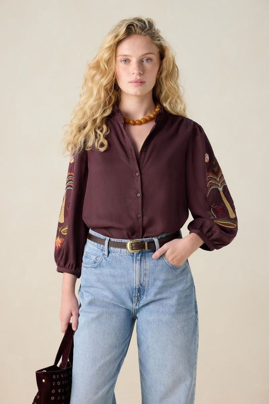 Donkerbruine blouse met embroidery