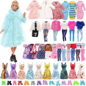 28 Kleding voor poppen van 30 cm, 1 jas, 1 pluche bovenstuk, outfit, 1 trui, 1 pluche jas, set van 3 modieuze jurken, 3 tops, 3 broeken, 5 mini-jurken, 10 schoenen voor poppen van