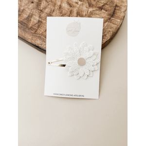 Haarspeldje Dahlia - Glitter Wit - Klikklak Haarspeldjes - Haaraccessoires voor Meisjes & Kinderen - Handgemaakte Haarspeldjes