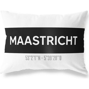 Tuinkussen MAASTRICHT - LIMBURG met coördinaten - Buitenkussen - Bootkussen - Weerbestendig - Jouw Plaats - Studio216 - Modern - Zwart-Wit - 50x30cm