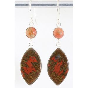 Lange zilveren oorbellen met Marokkaanse sesam agaat en rode koraal steen