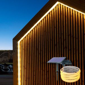 Solar led strip Lina van 5 meter - Warm Wit - 48 leds p/m - 3 lichtstanden - Tuinverlichting op zonne-energie - Waterdicht