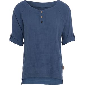 Knit Factory Nena Top - Shirt voor het voorjaar en de zomer - Dames Top - Dames shirt - Zomertop - Zomershirt - Ruime pasvorm - Duurzaam & milieuvriendelijk - Opgerolde mouw - Jeans - Donkerblauw - S - 100% Biologisch katoen
