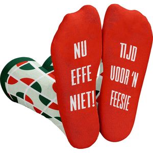 Grappige sokken Tijd Voor 'N Feesie - One Size Sokken met Tekst - Grappige Cadeaus voor Mannen & Dames - Happy Socks - Verjaardag cadeau Vrouw, Vader, Papa, Mama - Party - Feest - Uitgaan - Festival Outfit - Carnavalskleding