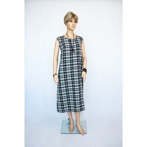 Blauwe-witte geruite wikkeljurk met knopen - M/38