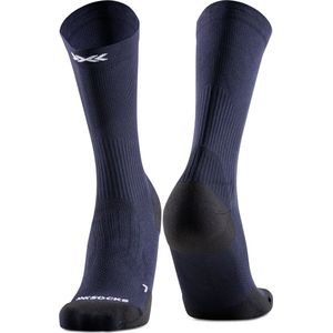 X-SOCKS Core Sport Light Crew - Compressiekousen voor hardlopen, fietsen & fitness - Stabilisatie van pezen, spieren & gewrichten - Verhoogd comfort & prestaties - Zwart/Wit, 45-47