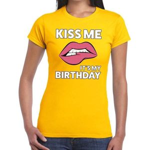 Kiss me it is my birthday t-shirt geel dames - feest shirts dames XS