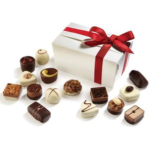 Doos gevuld met handgemaakte bonbons – Chocolade cadeau chocola bonbon 320 gram