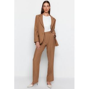 Trendyol Vrouwen Hoge taille Direct Limited Edition bruine geplooide geweven broek met wijde pasvorm en wijde pijpen TWOAW23PL00401