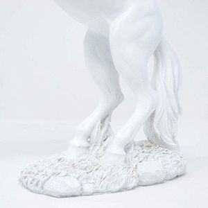 Staand paard standbeeld - Hars staande vechtpaard sculptuur voor Home Decor - Dier Ornament Beeldhouwwerk (Wit)