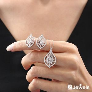 OZ Jewels Zilveren Ketting- en Oorbellen set met Markiezindroom Design - Accessoires - Liefdessieraden - Love Ketting en Oorbellen - Dames - Valentijnsdag - Cadeau - Moederdag - Sieraden Dames - In mooie geschenkverpakking