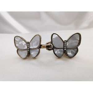 Vestsluiting - clip met haakje - Elegante - parelmoer vlinder - voor - vest - sjaal - omslagdoek in kleur antiek zilver look.