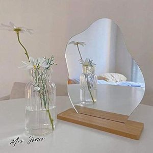Mrs. Jones Acryl frameloze decoratieve make-upspiegel - onregelmatige vorm met houten sokkel voor slaapkamer woonkamer en kleine ruimtes .