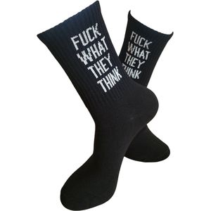 Sportsokken - Fuck wat ze denken Sokken - leuke sokken - vrolijke sokken - witte sokken - tennis sokken - sport sokken - valentijns cadeau - sokken met tekst - aparte sokken - grappige sokken - Socks waar je Happy van wordt - maat 37-44