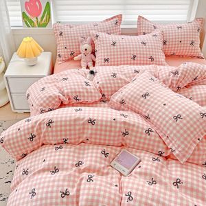 Zachte en Ademende Roze Geruite Beddengoedset met Schattige Hartenprint voor Meisjes
