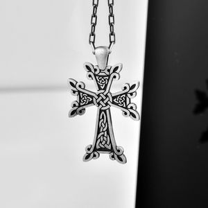 Trinity Knopen in Keltisch kruis hanger ketting Oxidized 18 inches