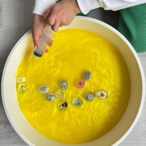 Magische badpoeder Sensus lotus Sunshine yellow 60gr | Montessori | ontprikkelen | watertafel | Sensory play