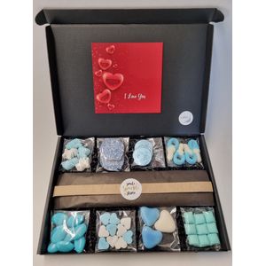 Geboorte Box - Blauw met originele geboortekaart 'I love you' met persoonlijke (video)boodschap | 8 soorten heerlijke geboorte snoepjes en een liefdevol geboortekado