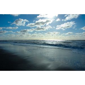 Dibond - Zee / Water in blauw / beige / wit / zwart - 80 x 120 cm