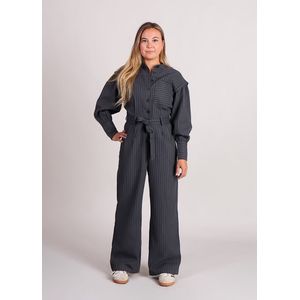 FRNCH - CHC25714 - Jumpsuit - Grijs met Krijtstreep - Lange Mouwen - Mao-kraag