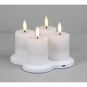 Led kaarsen met bewegende vlam - Set van 4 Oplaadbare LED Ribbelkaarsen – Wit – Echte Wax – Warm Wit Flikkerend Licht – 100 Uur Verlichting – Inclusief Oplaadstation