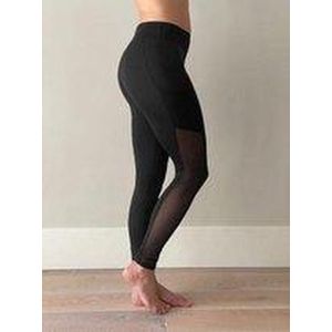 Ultimate Fit - Fitnesslegging / Yogalegging, met mesh baan aan de zijkant voor extra ventilatie.
