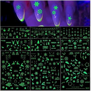 Green Glow - Kerst Nail Art Stickers - Lichtgevend - 3D Zelfklevend - Glow in The Dark - Nagelstickers - Kerst Decoratie