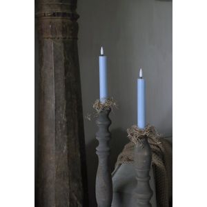 Led kaarsen met flikkerende vlam - licht blauw - 2,2x15cm - inclusief 4x AAA batterij - led dinerkaarsen - Deluxe Homeart - taper candle - led tafelkaars - rustiek - led kaarsen op batterijen