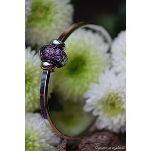 Urn-Dames rvs zilver ovale bangle armband met crematie-as glasbedel ""Sparkling Lila"" en rvs stoppers- crematie-as wordt vast in glas geblazen/gesmolten-herinneringssieraad-assieraad-dames sieraad-dames armband-bangle-gedenksieraad