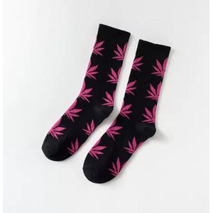 Sokken met wietblaadjes - Wiet sokken - Weed socks - Cadeau - Sokken - Zwart/Roze- Unisex - One size - 36-45 - CHPN
