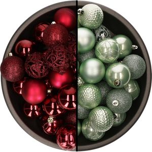 Bellatio Decorations Kerstballen mix - 74-delig - mintgroen en donkerrood - 6 cm - kunststof