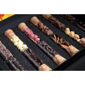 iChoc Experience Box - Chocoladespel voor 4 personen - 12 tubes chocolade soorten