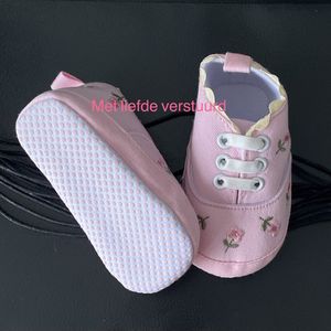 Baby Meisje Schoenen Roze, kant met bloemen; Geborduurde Zachte Schoen