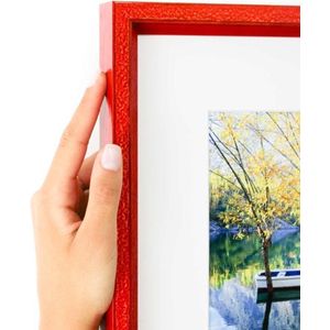 Rood glanzende smalle kader met witte passe partout. (Handgemaakt) Fotoformaat 30x30s-sKaderformaat 40x40