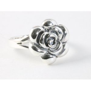 Zilveren ring met roos - maat 17.5