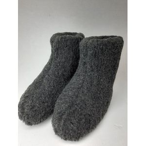 Schapenwollen sloffen zwart maat 48 100% natuurproduct comfortabele nieuwe luxe sloffen direct leverbaar handgemaakt - sheep - wool - shuffle - woolen slippers - schoen - pantoffels - warmers - slof -