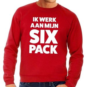 Ik werk aan mijn SIX Pack tekst sweater rood heren - heren trui Ik werk aan mijn SIX Pack S