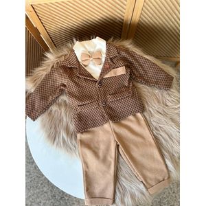 luxe baby pak -jongensset-jongenspak- vier delige katoenen baby set- vest (blazer), broek ,poloshirt met strikje-kleur bruin beige wit -9 tem 12 maanden maat 80