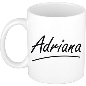 Adriana naam cadeau mok / beker sierlijke letters - Cadeau collega/ moederdag/ verjaardag of persoonlijke voornaam mok werknemers