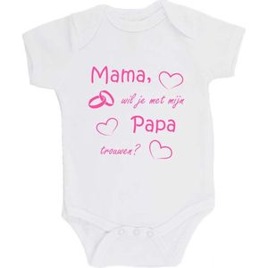 100% katoenen Romper bedrukt met grappige tekst Kado Cadeau Huwelijksaanzoek Aanzoek Huwelijk ""Mama wil je met mijn papa trouwen"" 2.0 Katoen Wit/roze Maat 62/68