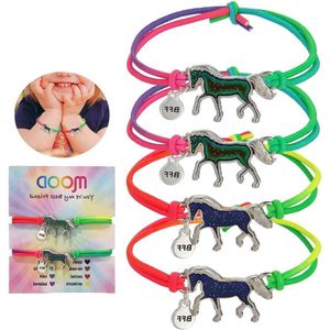 Inovra - Set van 4 kleurveranderende stemmingsarmbanden voor meisjes, met paardenhanger - Leuk cadeau voor kinderverjaardag.