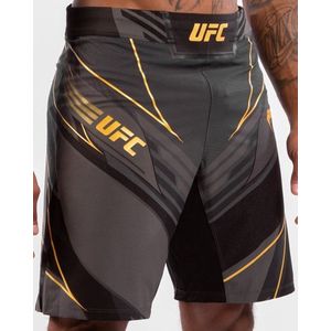 UFC Venum Authentic Fight Night Heren Short Long Fit Champion XL - Jeans Maat 36