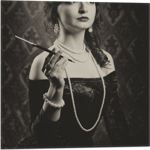 Vlag - Vrouw - Sierraden - Jurk - Zwart - Wit - 50x50 cm Foto op Polyester Vlag