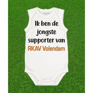 Rompertje jongste supporter van RKAV Volendam.