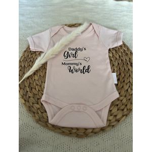 Romper - Daddy’s Girl Mommy’s World - Roze - Maat 50/56 - Personaliseerbaar