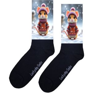 Muis - Opkikker - Grappige sokken - Valentijns cadeau - Verjaardag cadeau - Sint cadeau - Leuke sokken - Sneeuw - Natuur - Vrolijke sokken - Cadeautje - Grappige cadeau - Kerstsokken - Vaderdag - Moederdag - Socks maken Happy - 37-44