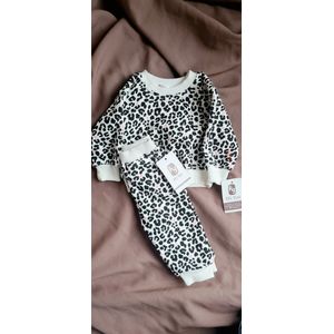 Sweater en broek baby - Babykleding met panterprint - Maat 74 - Kinderkleding - Winterkleding baby- Hii You