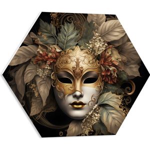 PVC Schuimplaat Hexagon - Venetiaanse carnavals Masker met Gouden en Beige Details tegen Zwarte Achtergrond - 50x43.5 cm Foto op Hexagon (Met Ophangsysteem)